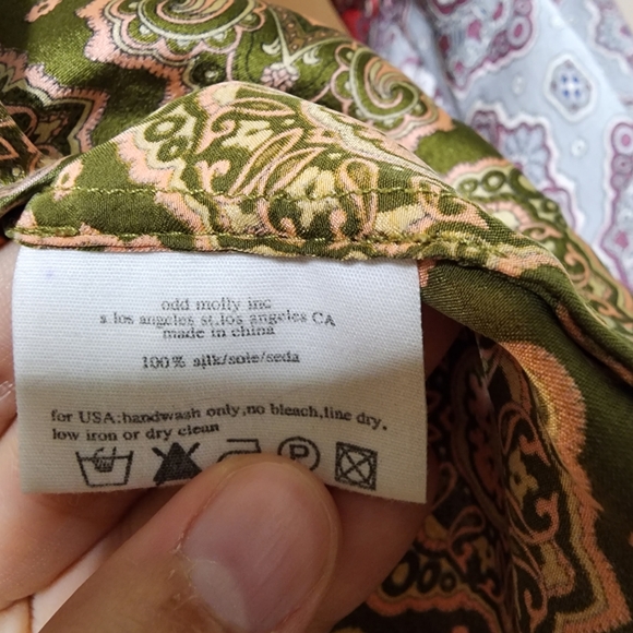 100% Silk Blouse, off the shoulder, size small - Picture 2 of 7